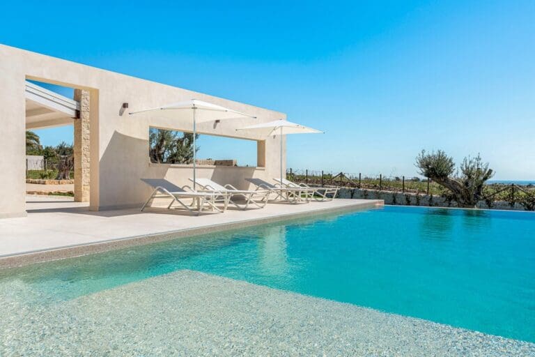 Carob Tree | 2-Bedroom Villa in Syracuse Free municipal consortium of