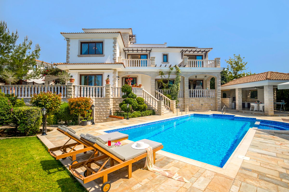Luxury villas in Paphos