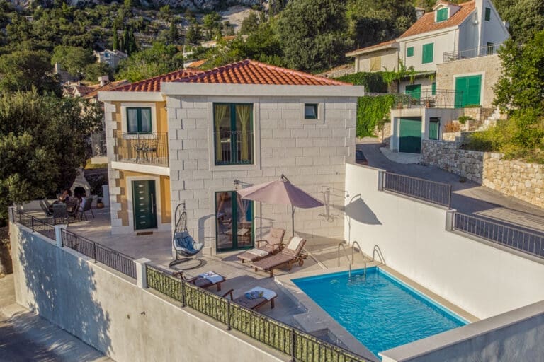 Villa Rijabela | 2-Bedroom Villa with Private Pool in Grad Makarska