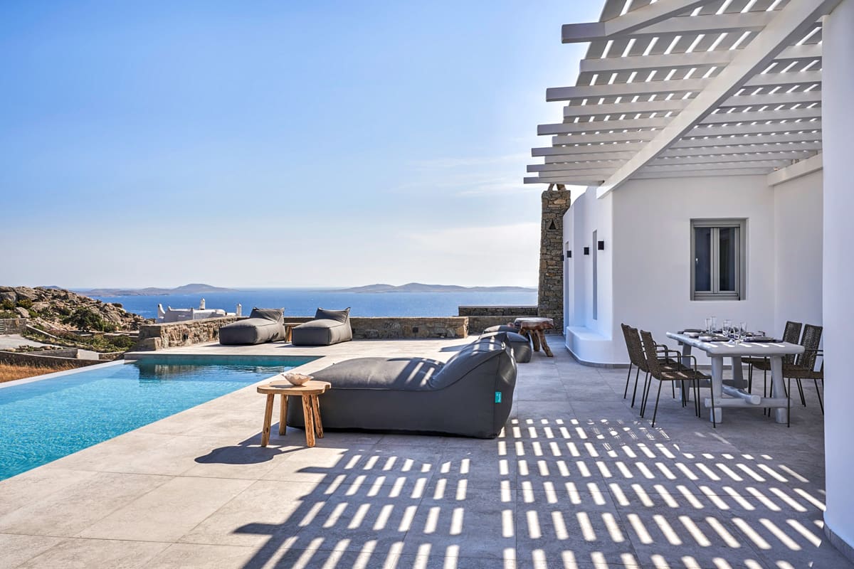 Luxury villas in Agios Stefanos