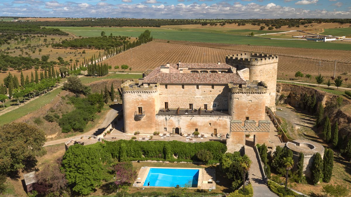 Luxury villas in Topas