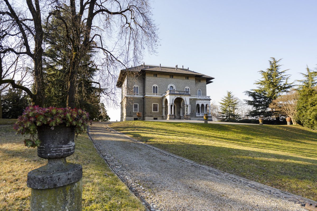 Luxury villas in Lecco