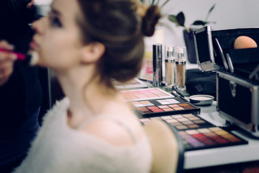 Look Wonderful This Winter: Expert Make Up Tips