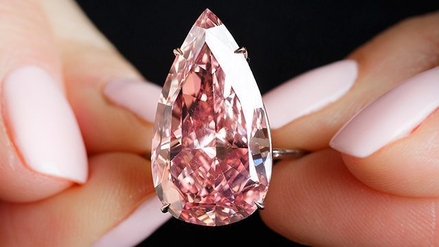 Stunning Jewellery Up For Auction