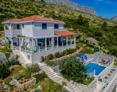 Villa Ollyn | 5-Bedroom Villa with Private Pool in Omis