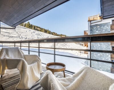Apartment Rois | 2-Bedroom Chalet with Spa in Courchevel