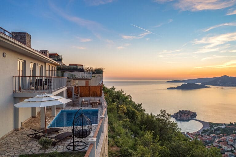 Villa Ramo Montenegro | 3-Bedroom Villa in Budva Rađenovici