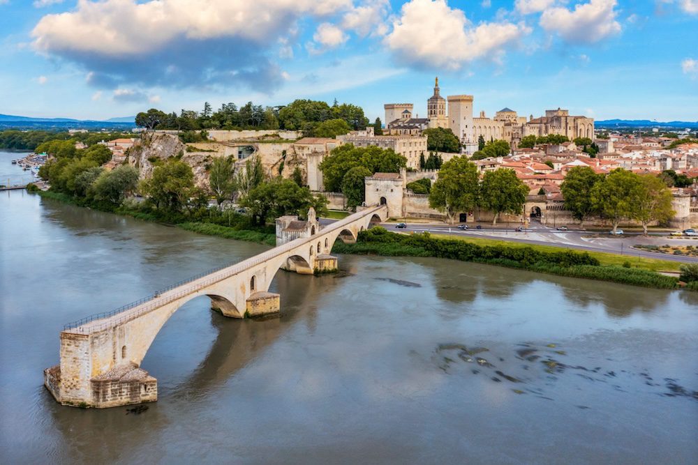 Villa and chateau rental near Avignon Provence France