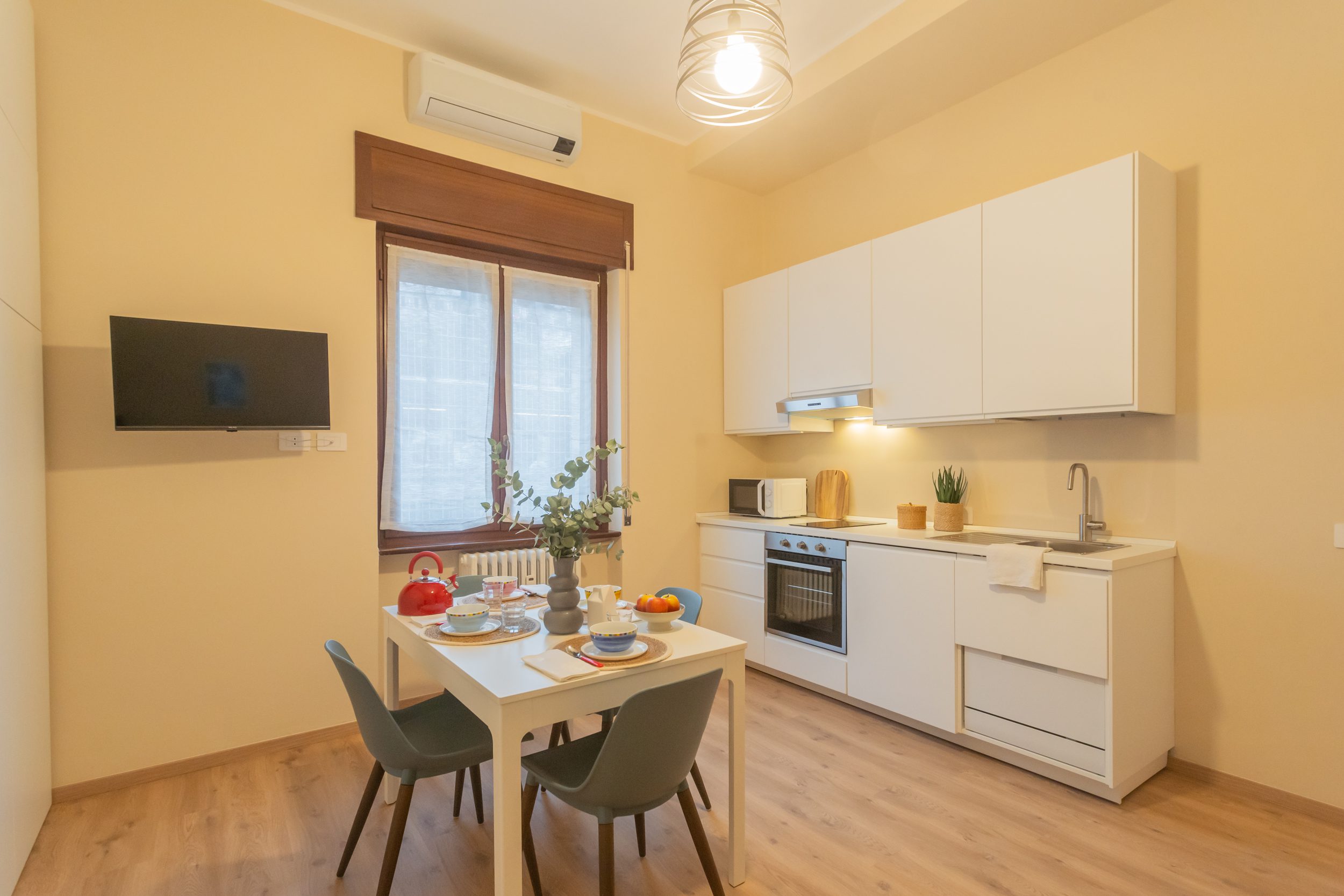 Villa Smeraldo Tavernola Como: Charming 2-Bedroom Townhouse Rental with Lake Views – Como Italy