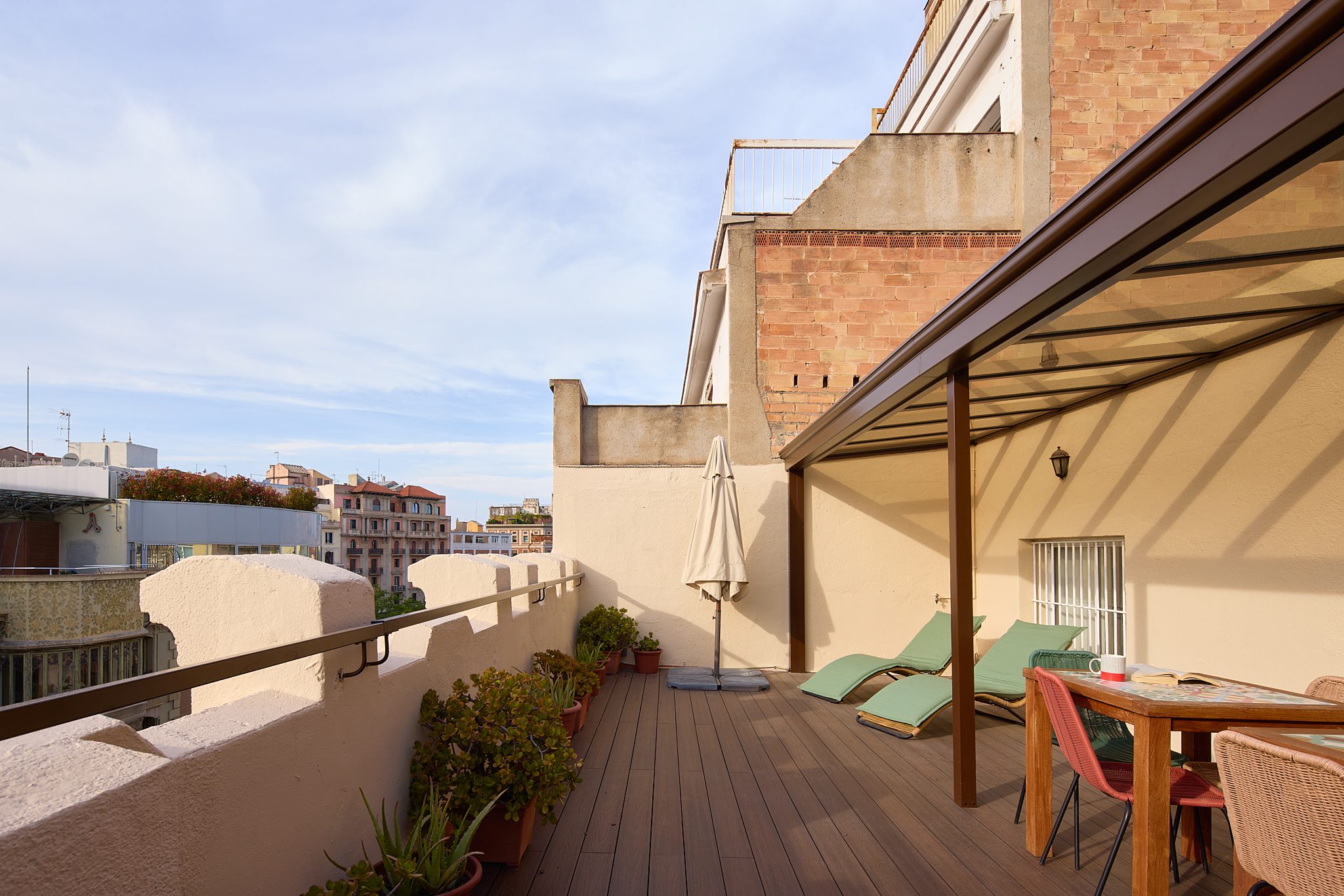 Villa Alborada Hospitalet Eixample: Stylish 3-Bedroom Apartment with Sea Views in Eixample, Barcelona