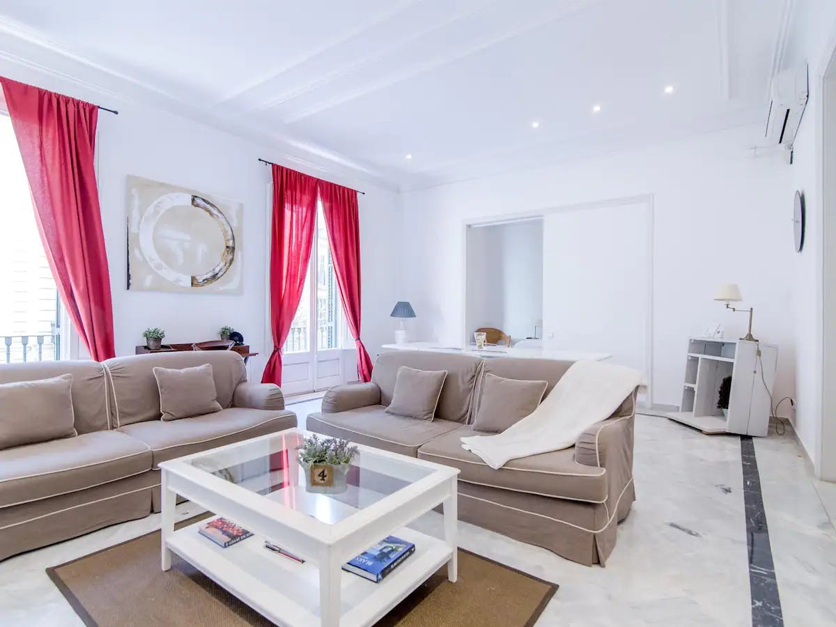 Casa Cerda Eixample Eixample 4: Stylish 2-Bedroom Apartment with Seaview & Air-Con – Eixample Barcelona