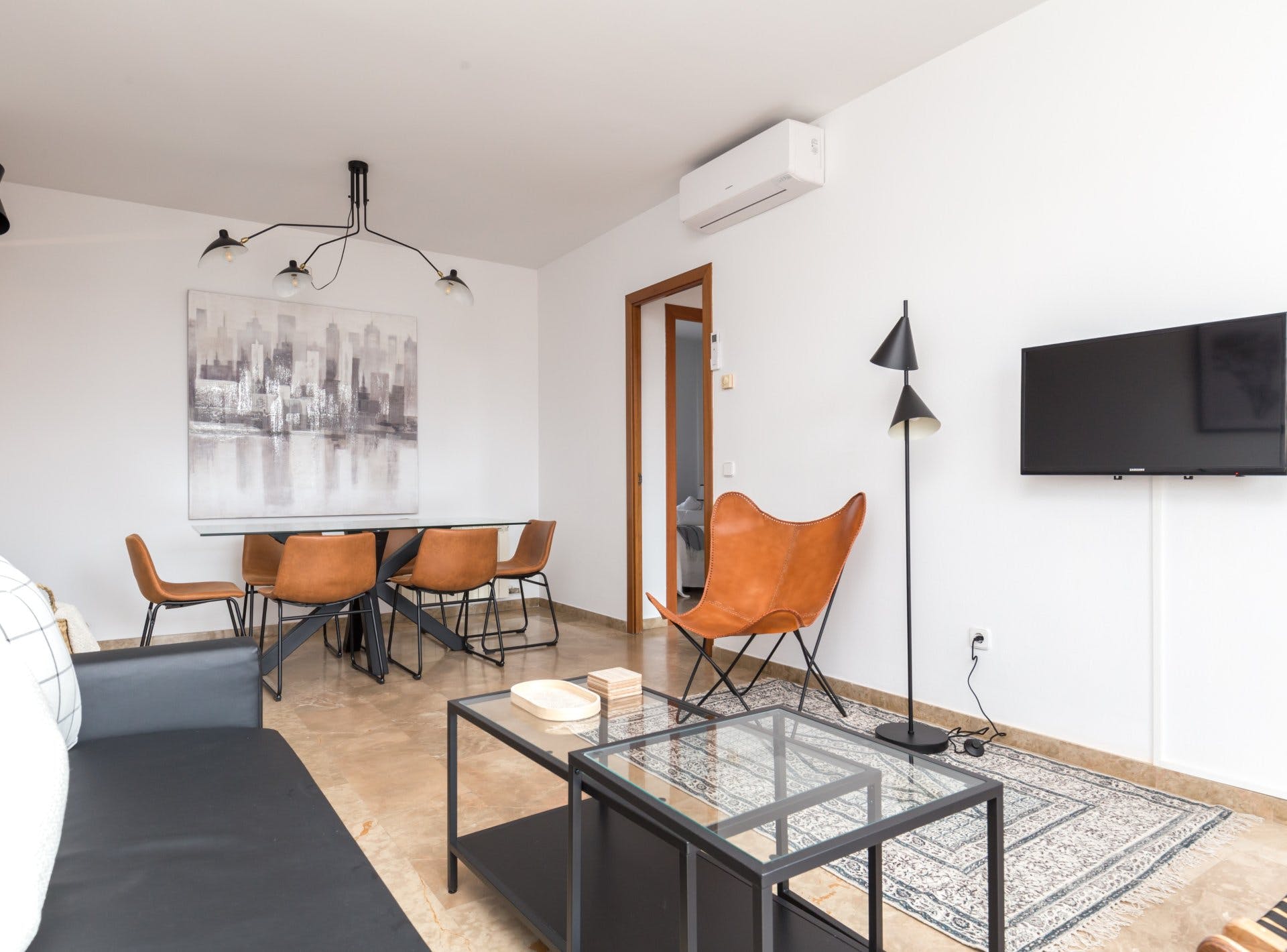 Casa Provenca Eixample: Charming 3-Bedroom Apartment with Seaview & Air-Con in Eixample – Barcelona