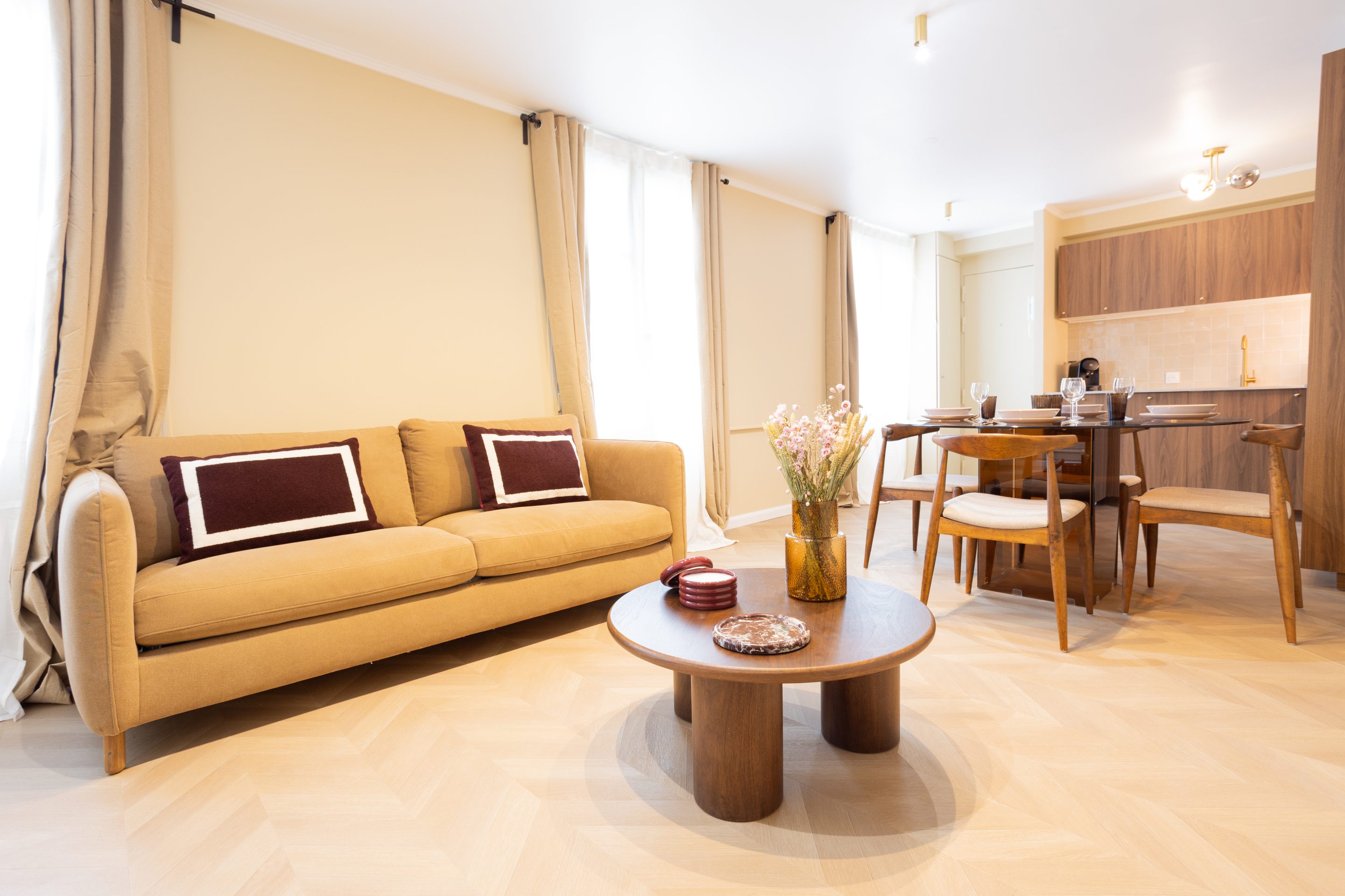 Villa Zenith Odeon Saint Germain des Pres – Odeon: Charming 1-Bedroom Apartment Rental with Family-Friendly Features in Saint Germain des Pres