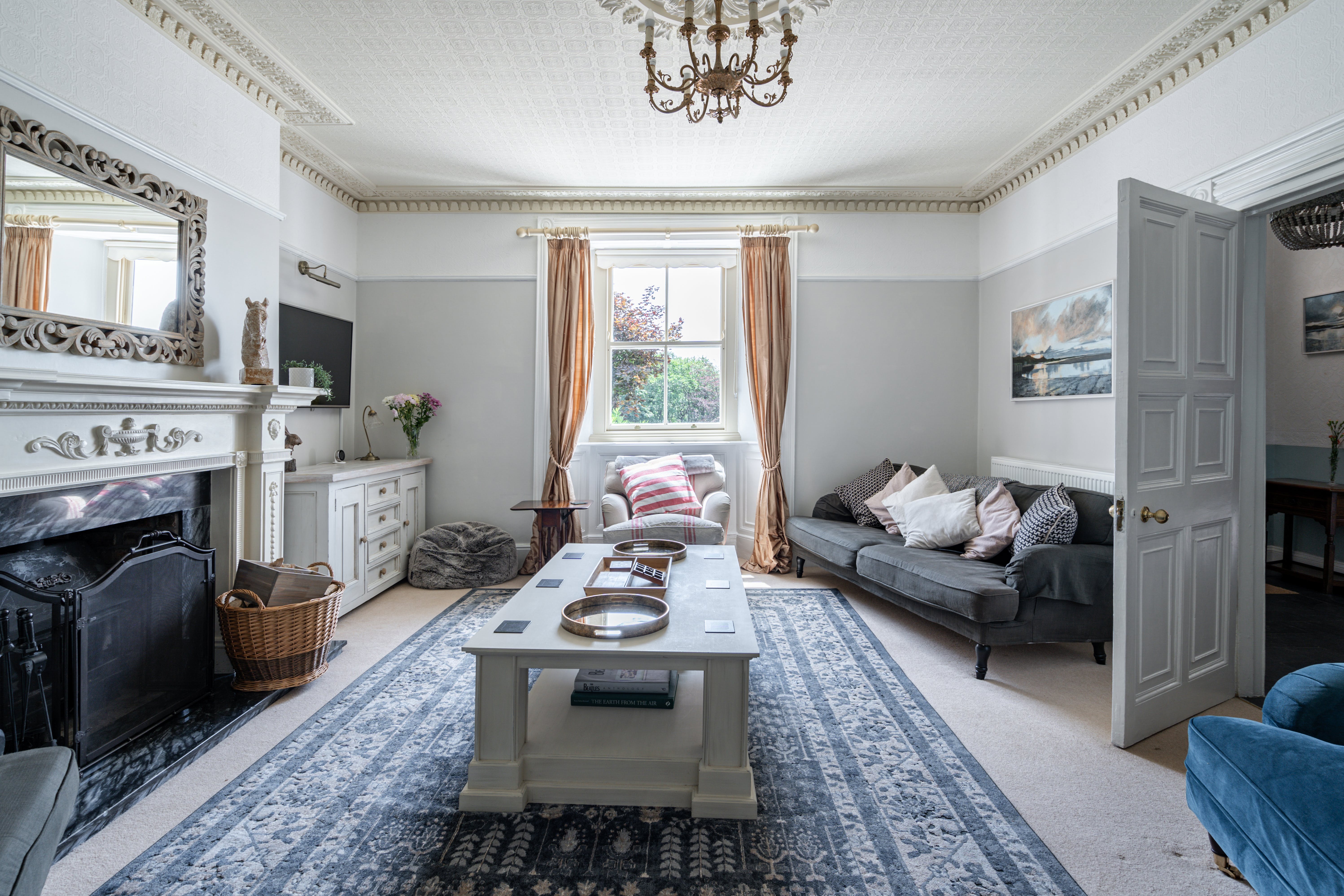House Torrs Ilfracombe: Luxury 5-Bedroom Apartment with Seaview and Hot Tub, Ilfracombe