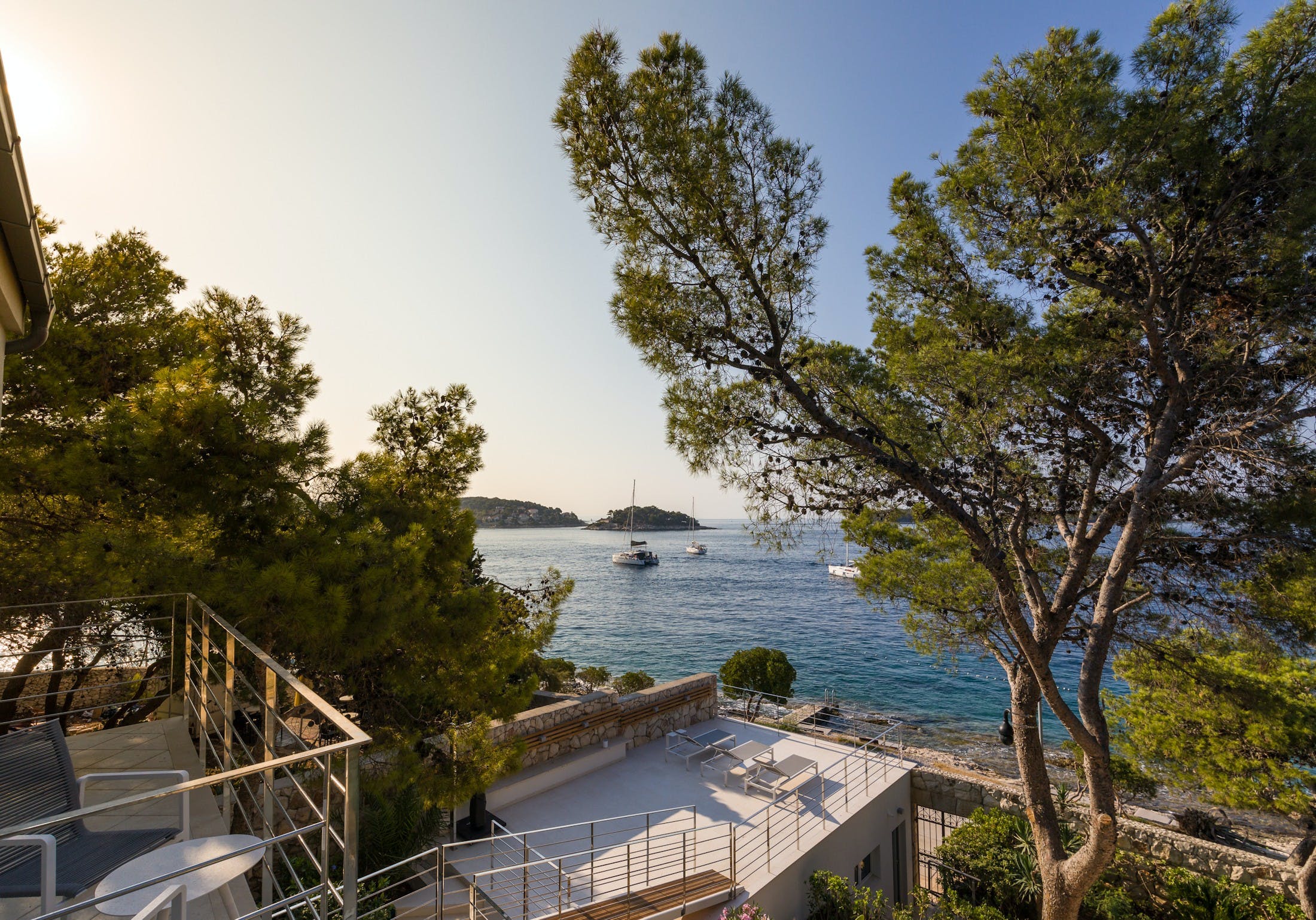 Kuca Boreas Veli Varos Split: Luxury 10-Bedroom Apartment with Sea Views, Split