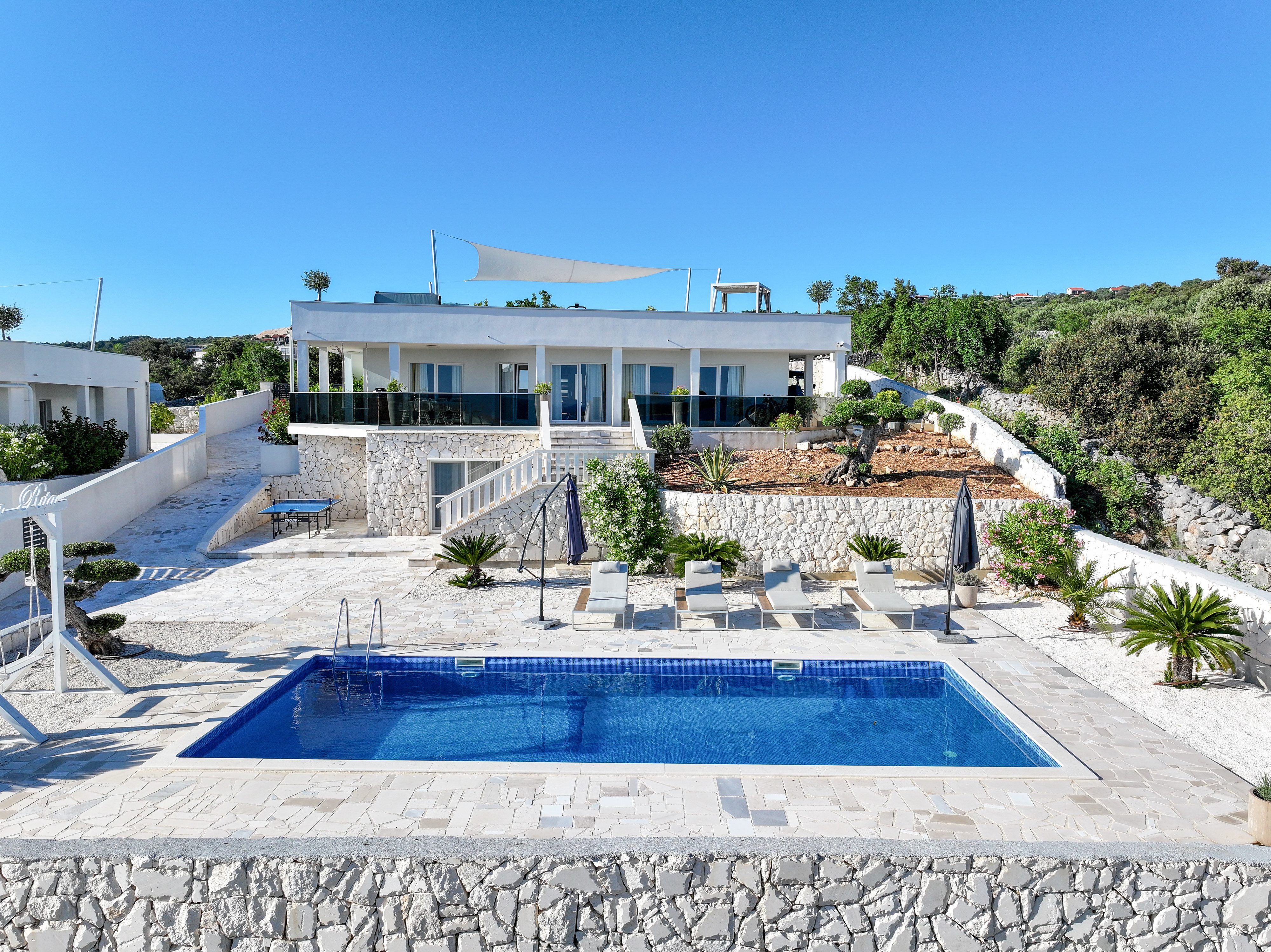 Kuca Lefki Sustipan Split: Luxury 3-Bedroom Apartment with Seaview and Pool, Split