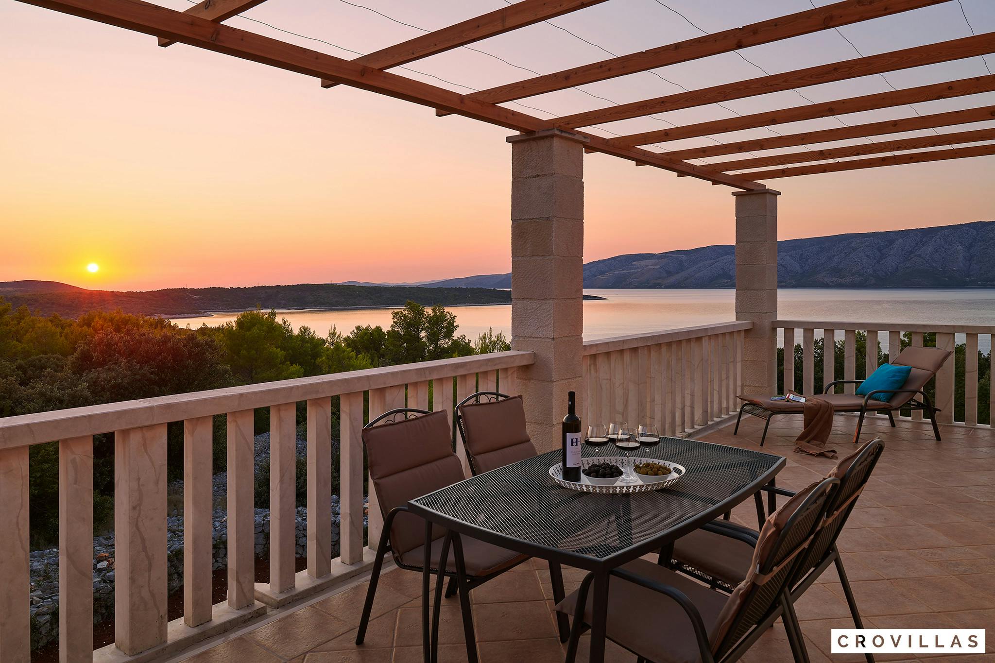 Kuca Lefkos Bene Split: Luxury 4-Bedroom Apartment with Sea Views, Split