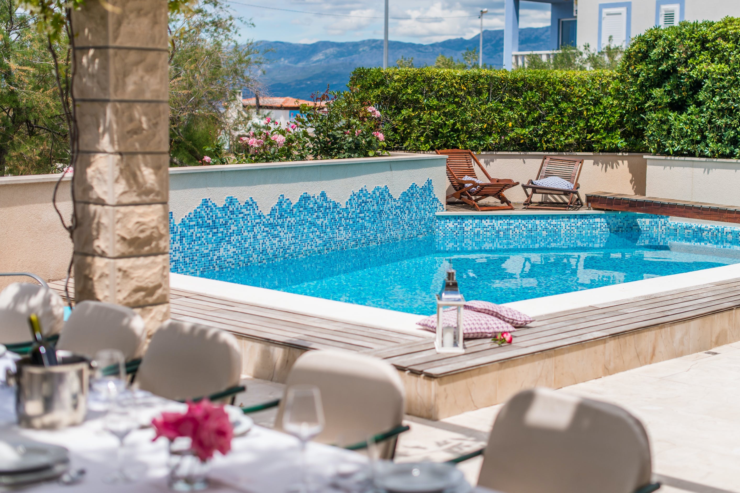 Kuca Libeccio Stobrec Split: Spacious 7-Bedroom Apartment with Pool, Split