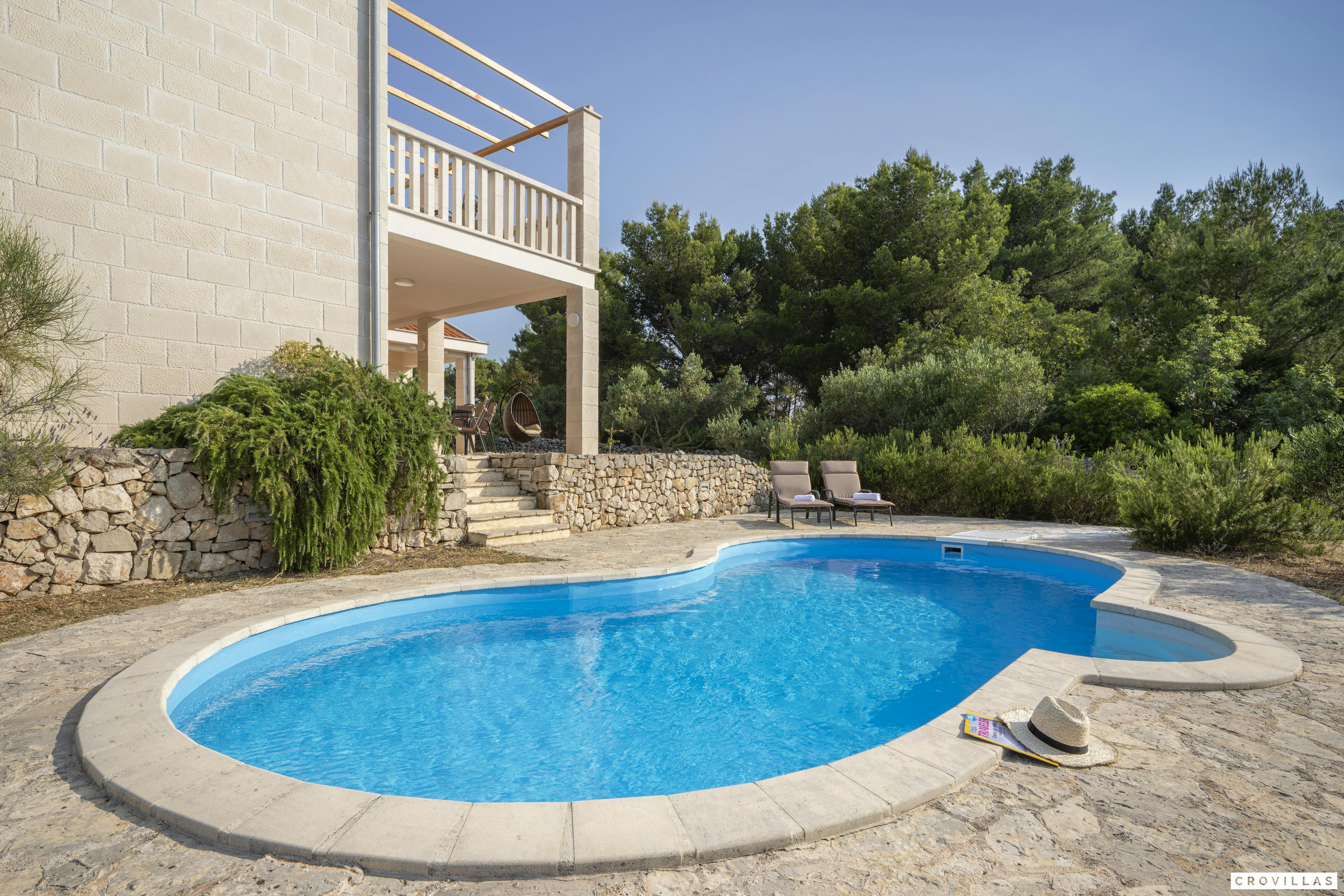 Kuca Lysias Sustipan Split: Luxury 4-Bedroom Apartment with Seaview and Pool, Split