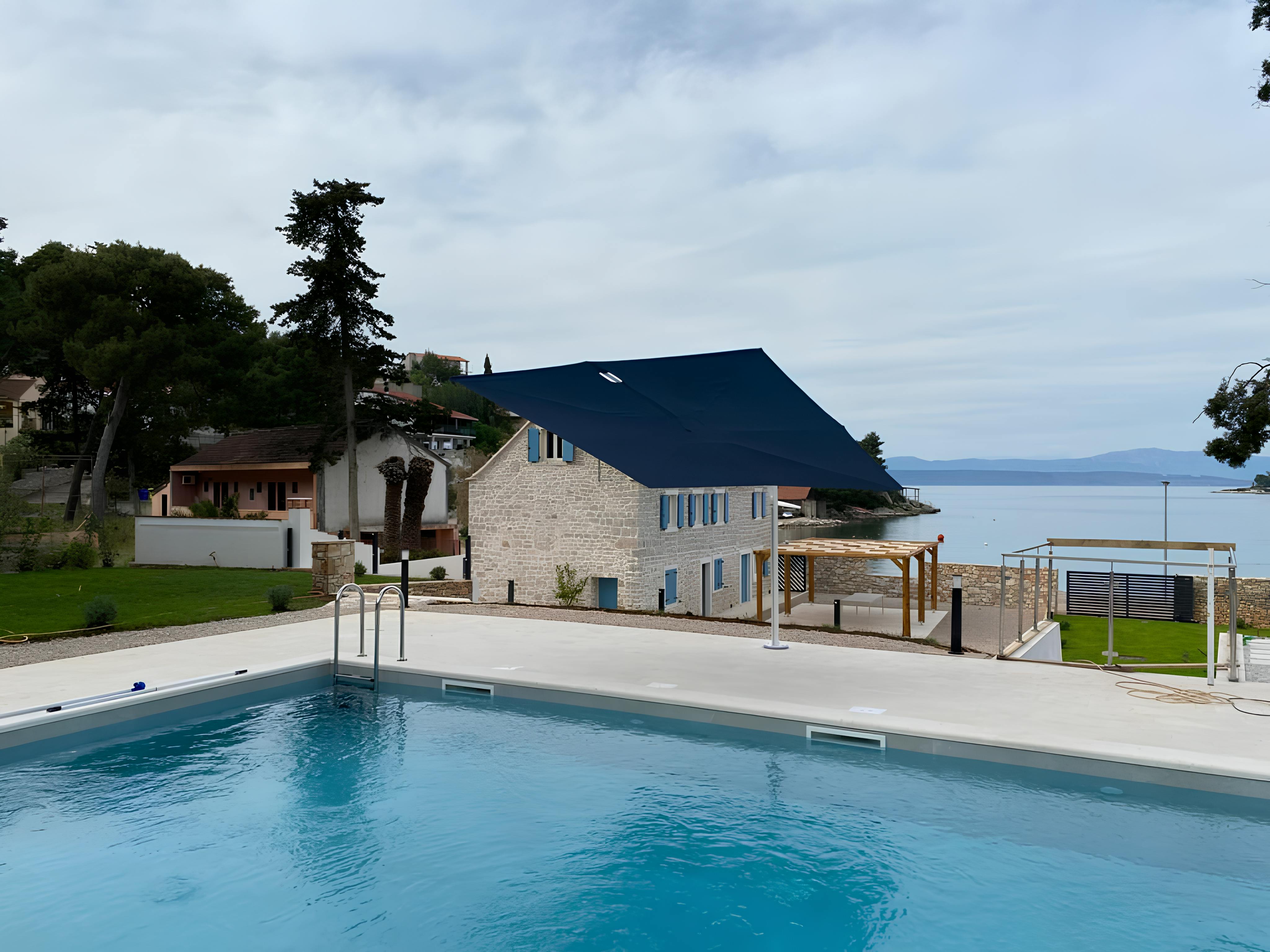 Kuca Alba Kasjuni Split: Luxury 4-Bedroom Apartment with Seaview and Pool, Split
