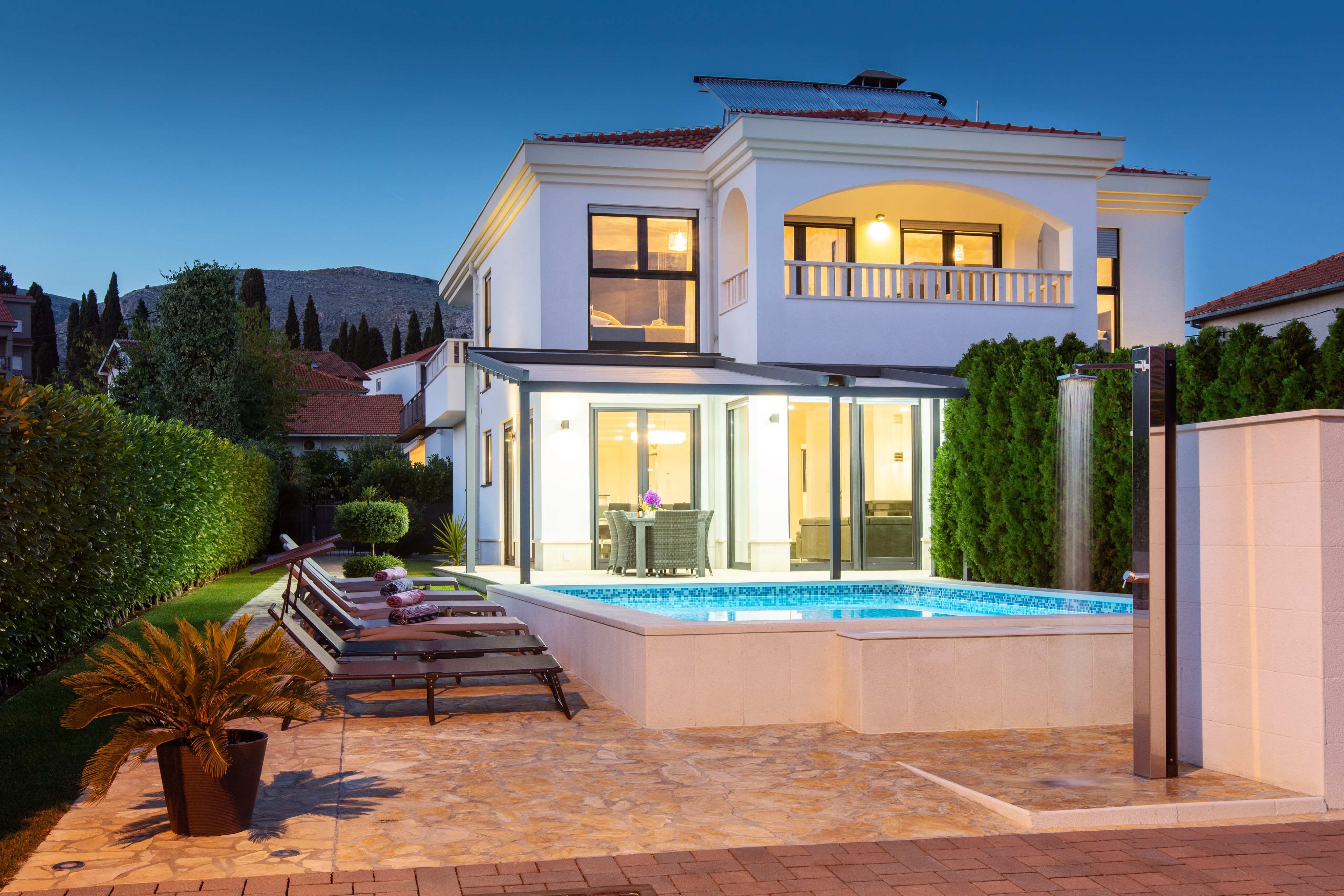 Kuca Belvedere Marjan Split: Spacious 5-Bedroom Apartment with Seaview and Pool, Split