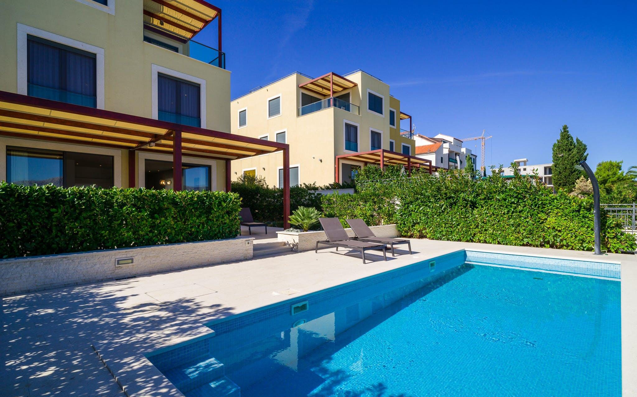 Kuca Albatro Stobrec Split: Luxury Villa with Seaviews and Pool, 6 Bedrooms, Split