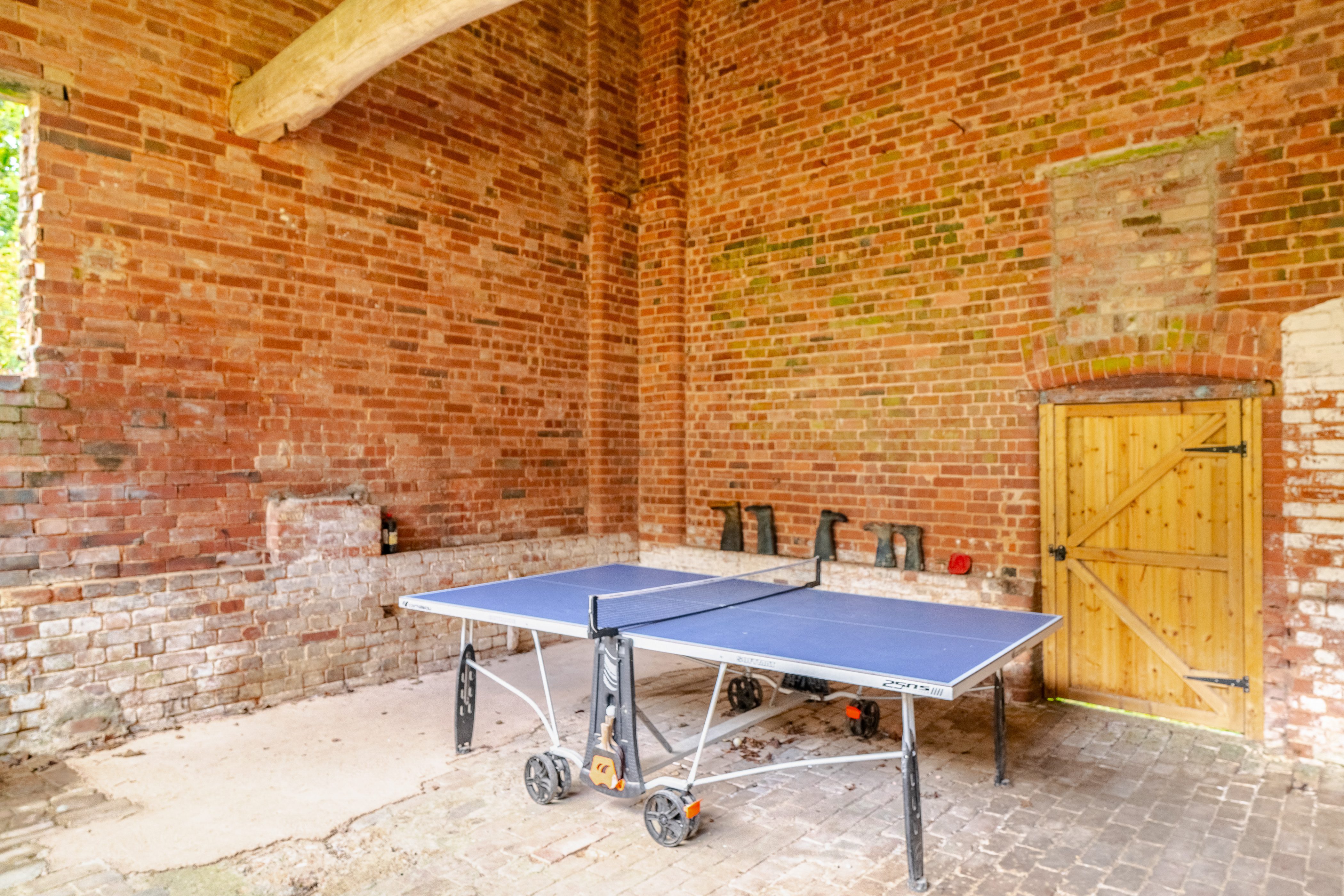 Cottage Helm Hawkridge Exeter: Charming 3-Bedroom Holiday Cottage with Tennis Court and Private Parking, Exeter