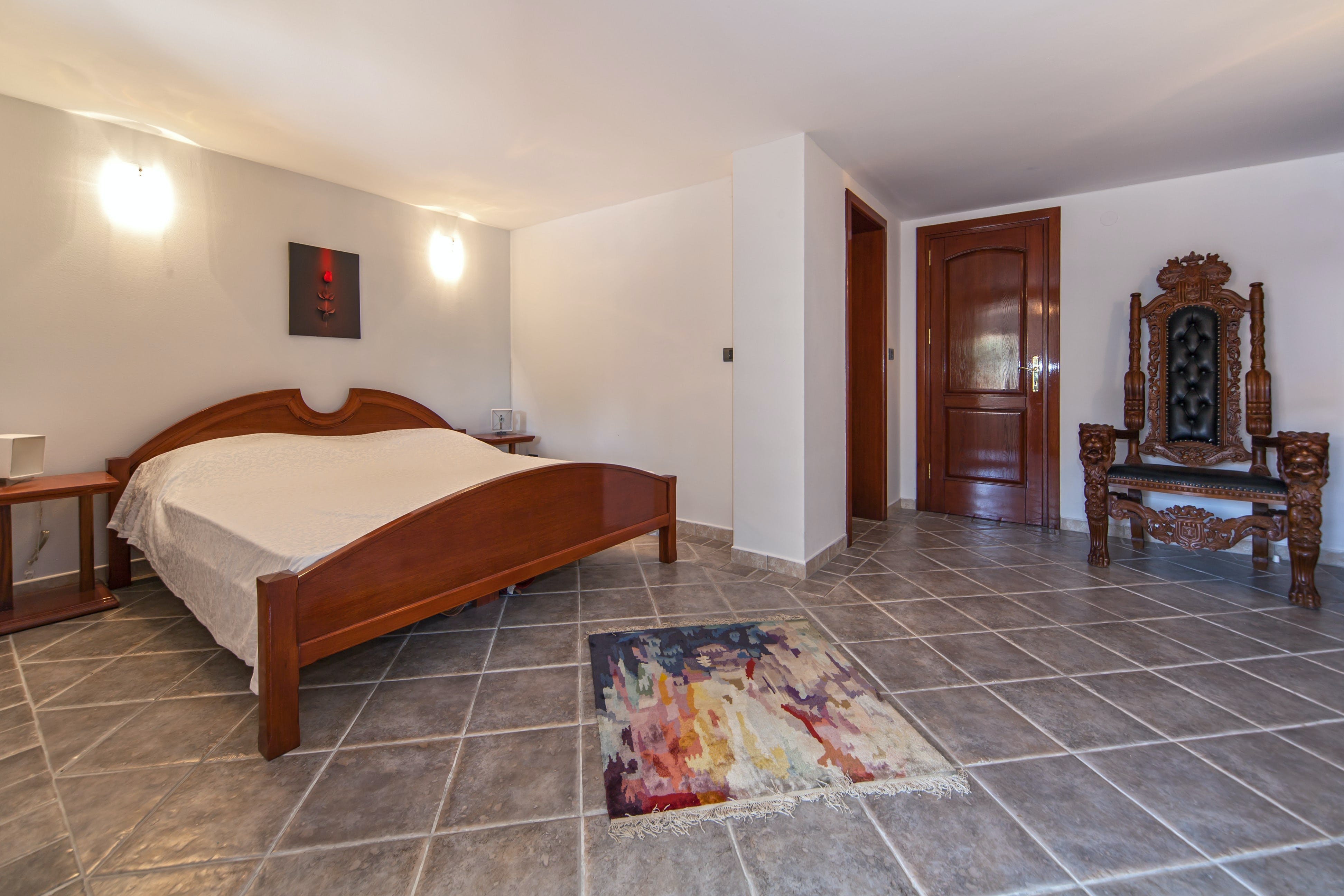 Kuca Libeccio Sustipan Split: Luxury 3-Bedroom Villa with Private Pool and Sea Views, Split