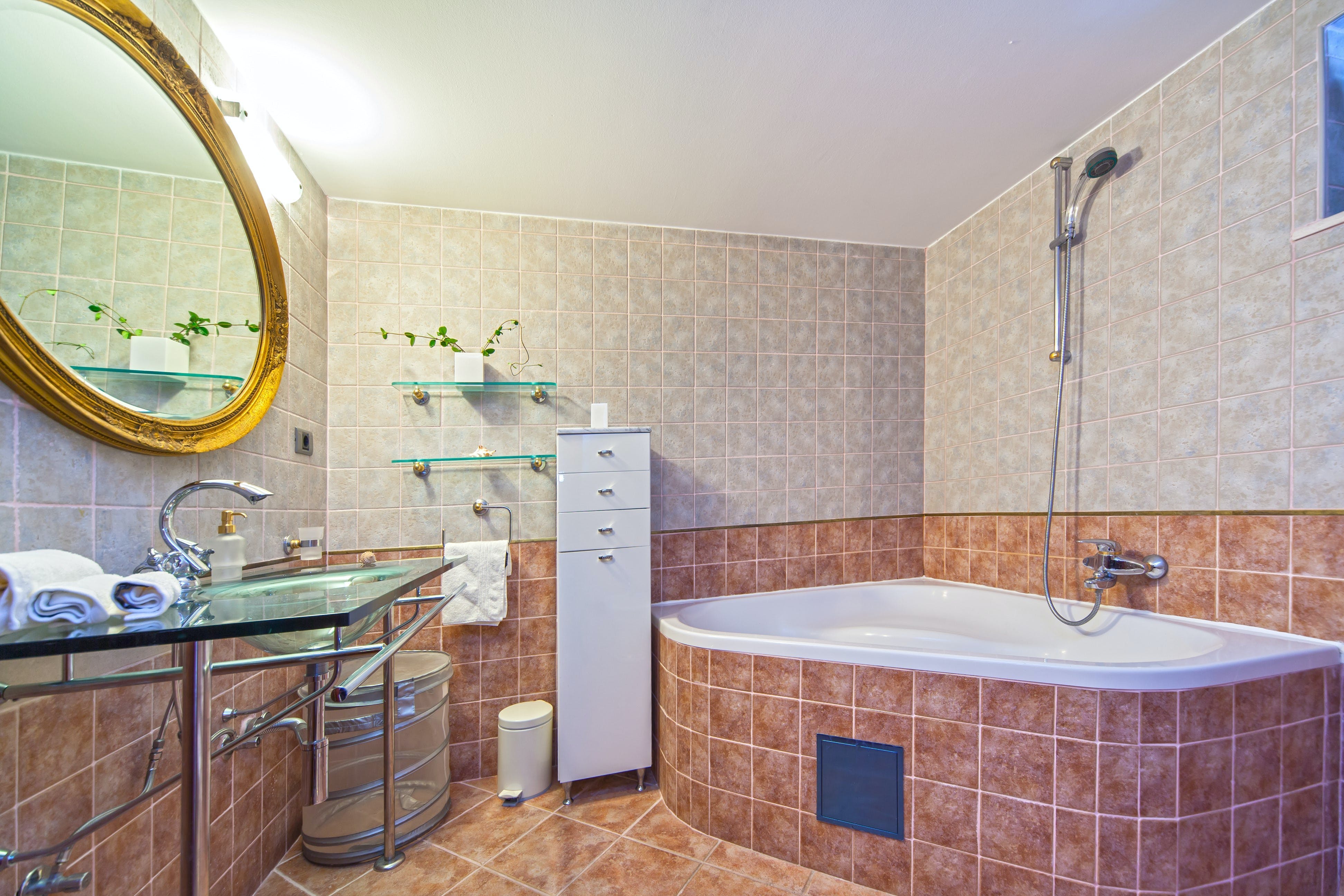 Kuca Libeccio Sustipan Split: Luxury 3-Bedroom Villa with Private Pool and Sea Views, Split