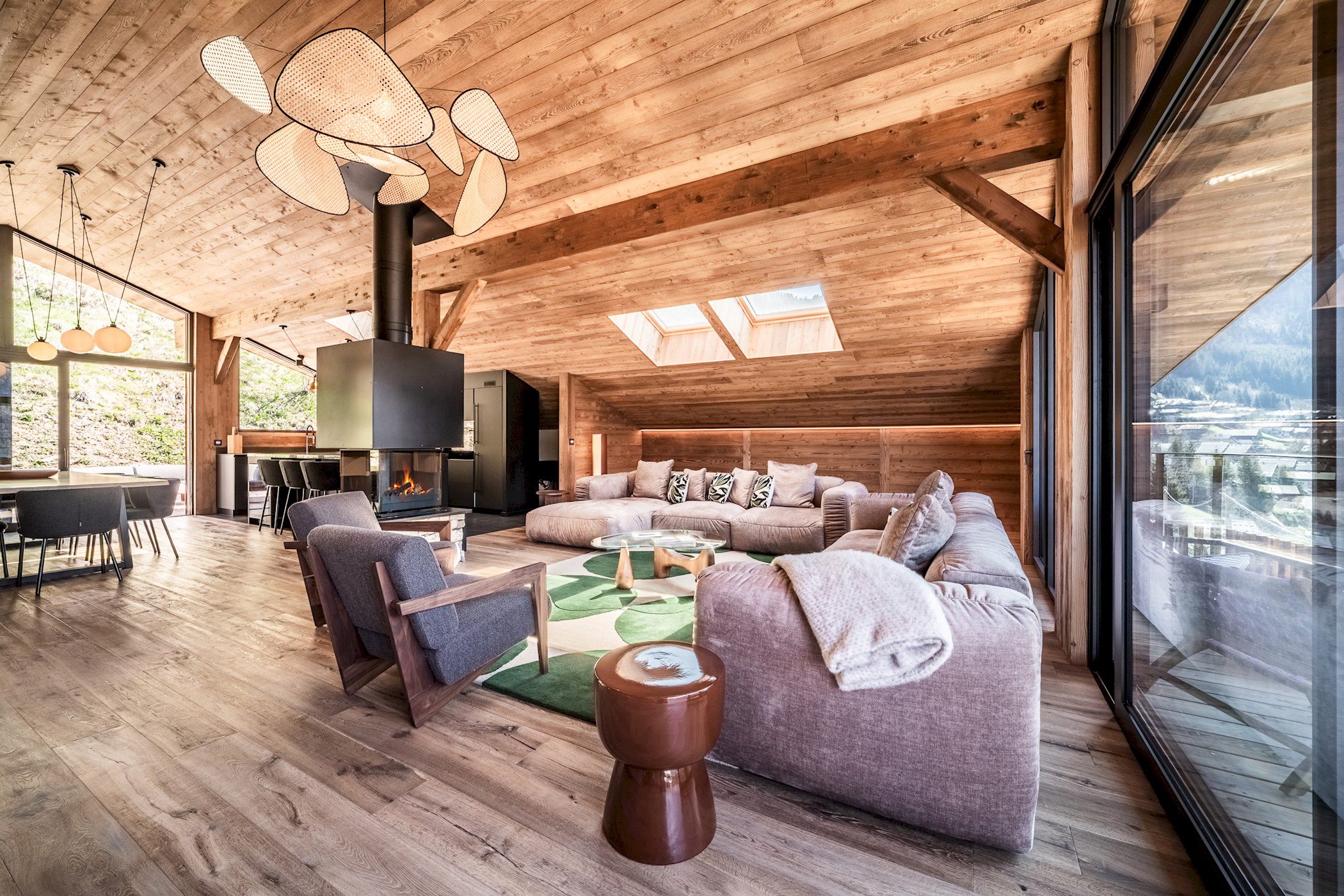 Villa Celadon Vallon Chatel: Charming 5-Bedroom Ski Chalet Rental with Hot Tub and Sauna, Upper Savoy