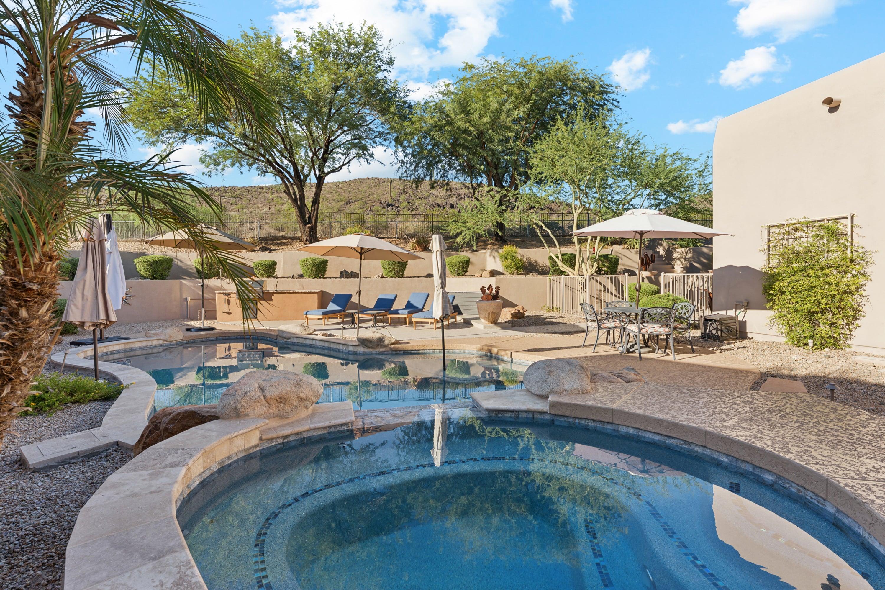 Villa Garbi Camelback Phoenix: Luxury 3-Bedroom Villa with Private Pool & Hot Tub – Phoenix Arizona