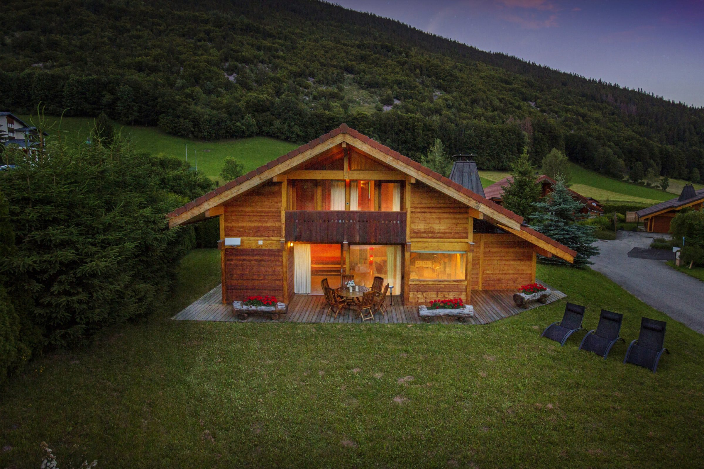 Villa Sechard Perouges Saint Jean de Sixt: Luxury 4-Bedroom Villa with Fireplace and Spa in Upper Savoy